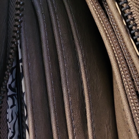 Crossbody Bundle - Picture 8 of 17